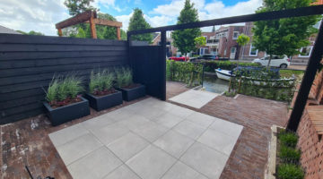 Moderne onderhoudsvriendelijke tuin